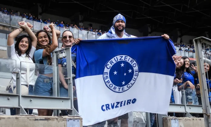 Torcida do Cruzeiro no Mineirão na apresentação de Gabigol