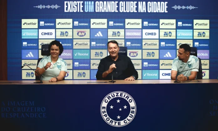 Bárbara Fonseca, Pedro Lourenço e Jonas Urias em coletiva na Toca da Raposa II