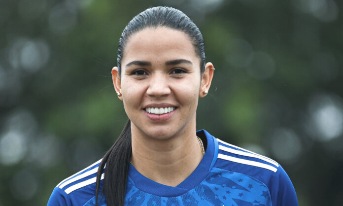 Lorena Bedoya, volante do Cruzeiro