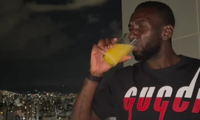 Bolasie, do Cruzeiro, celebra primeiro gol no Mineirão