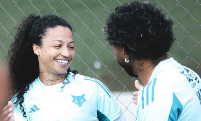 Byanca Brasil cumprimenta Gabigol