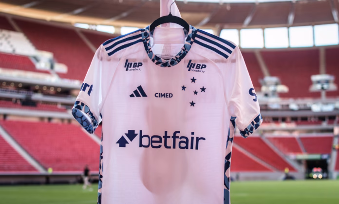 Camisa do Cruzeiro no Mané Garrincha, em Brasília