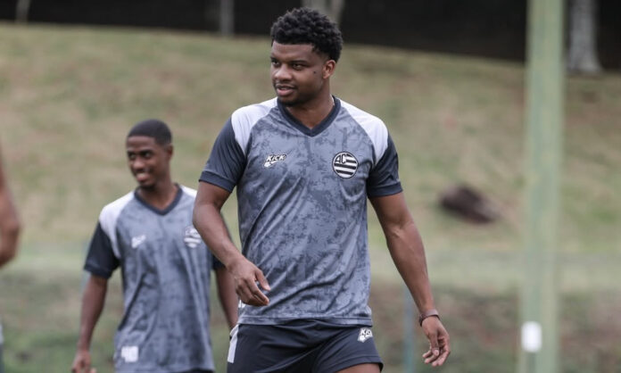 Lincoln é um dos reforços do Athletic para 2025