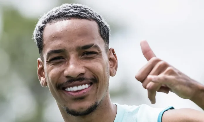 Matheus Pereira, meia do Cruzeiro, na Toca da Raposa II