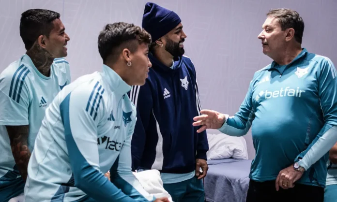 Pedro Lourenço ao lado de Gabigol, Dudu e Kaio Jorge, do Cruzeiro