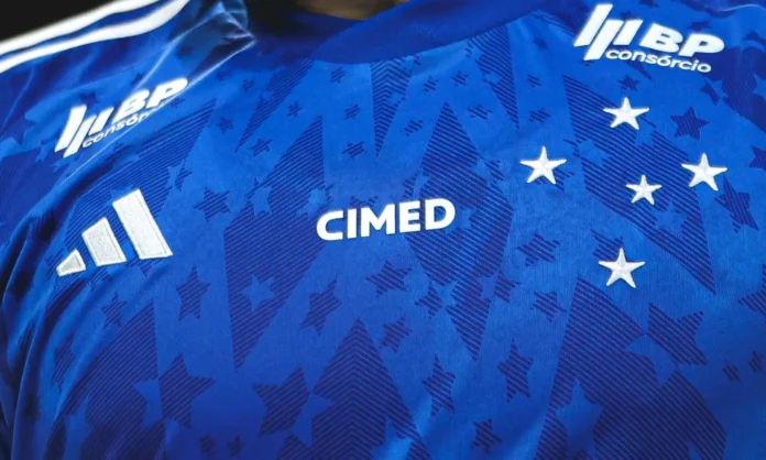 Uniforme do Cruzeiro terá mudança em 2025