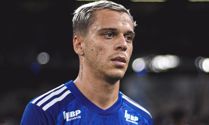 Vitinho em jogo do Cruzeiro