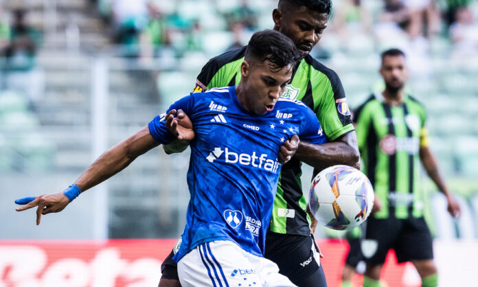 AMÉRICAXCRUZEIRO América-MG e Cruzeiro, no Independência