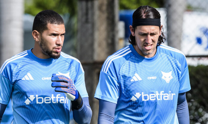 Cássio e Leo Aragão em treino do Cruzeiro
