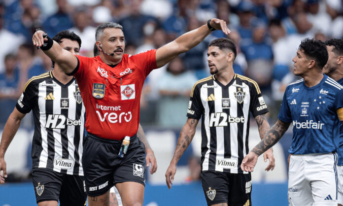 Felipe Fernandes de Lima em clássico mineiro