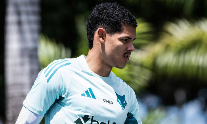 Ítalo Ítalo Isaac em treino do Cruzeiro na Toca II