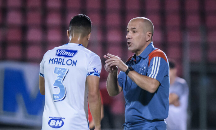 Jardim ficou na bronca com desempenho do Cruzeiro
