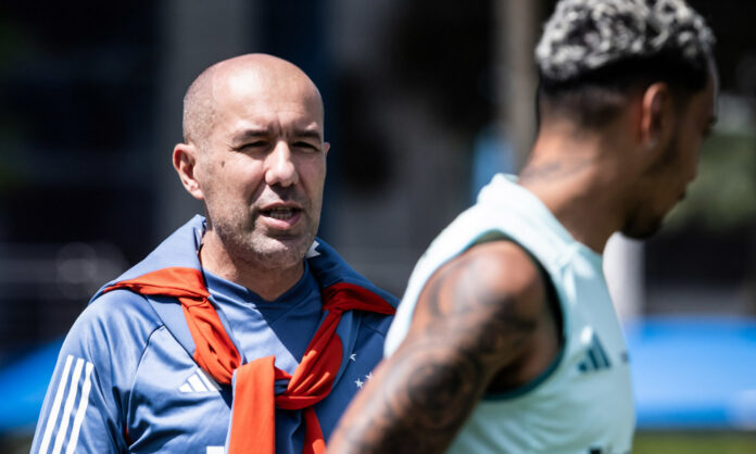 Jardim Leonardo Jardim em treino do Cruzeiro