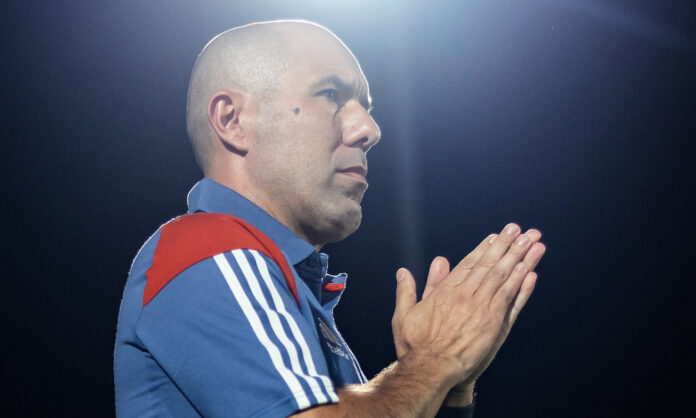 Leonardo Jardim em jogo de estreia no Cruzeiro