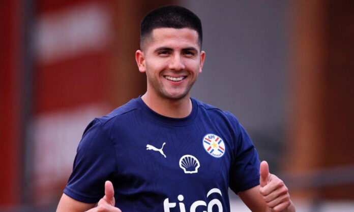Mateo Gamarra em treino com a Seleção Paraguaia