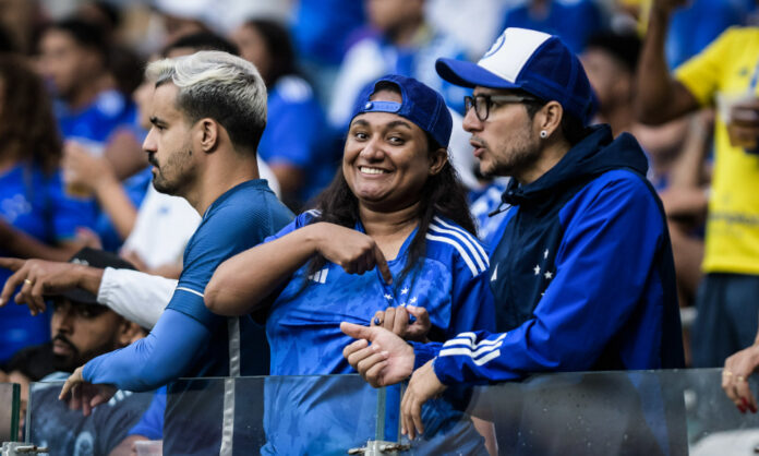 Torcida do Cruzeiro na Arena do Jacaré