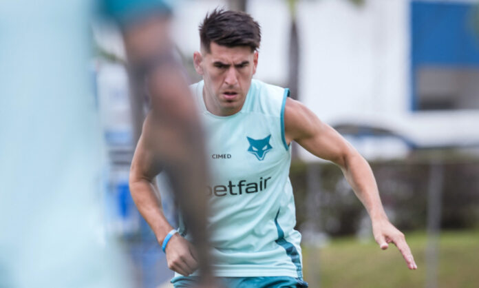 Lucas Villalba em treino do Cruzeiro
