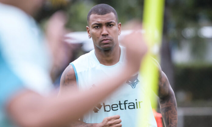 Walace em treino do Cruzeiro na Toca II
