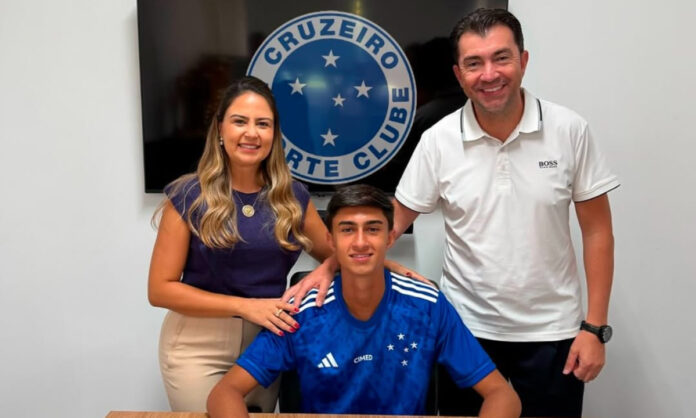 filipemelerecruzeiro Filipe Melere, volante do Cruzeiro na base