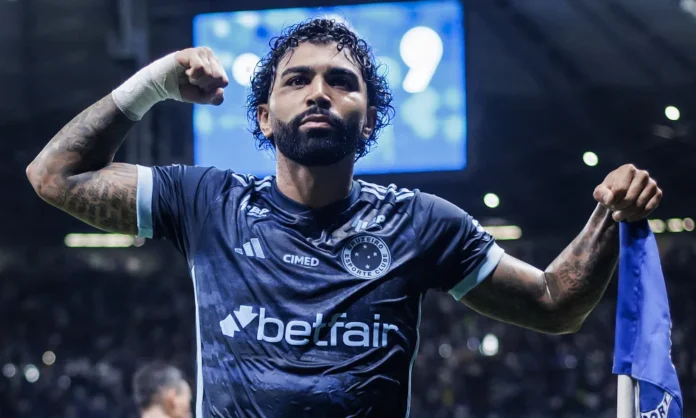 Gabigol celebra gol marcado contra o Uberlândia no Mineirão