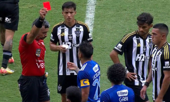 Gabigol foi expulso contra o Atlético-MG