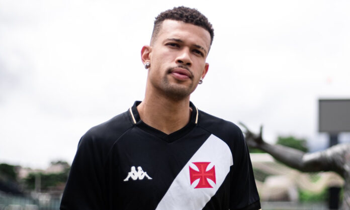 João Victor, zagueiro do Vasco