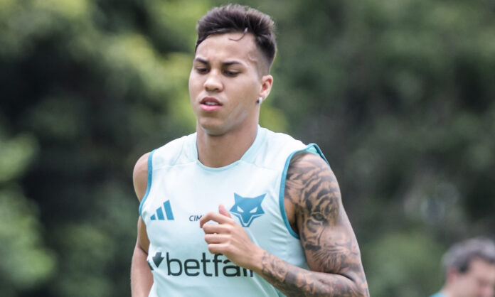 Kaio Jorge, atacante do Cruzeiro, em treino na Toca II