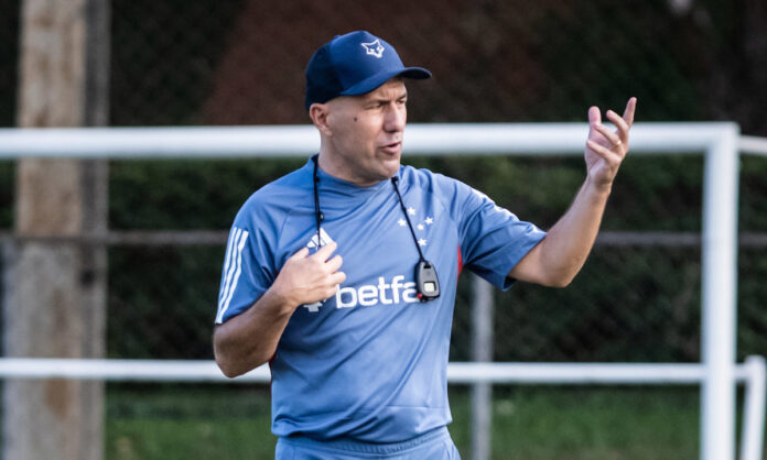 Leonardo Jardim, técnico do Cruzeiro