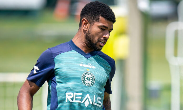 Lucas Ronier, do Coritiba, está na mira do Cruzeiro