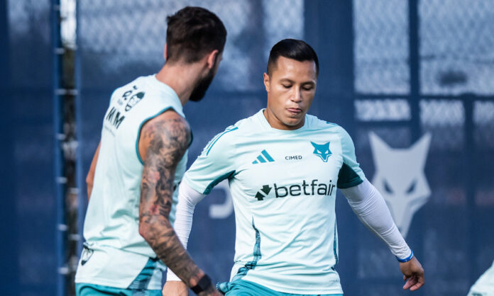 Marlon vive momento de pressão no Cruzeiro