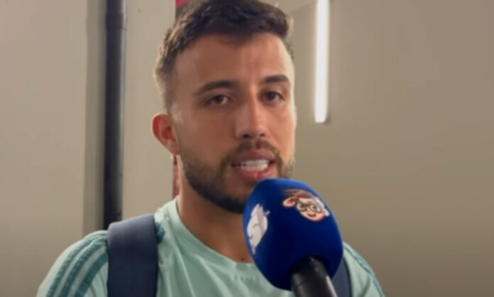 Matheus Henrique reclamou da arbitragem no clássico