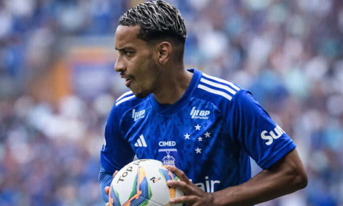 Matheus Pereira ficou no Cruzeiro