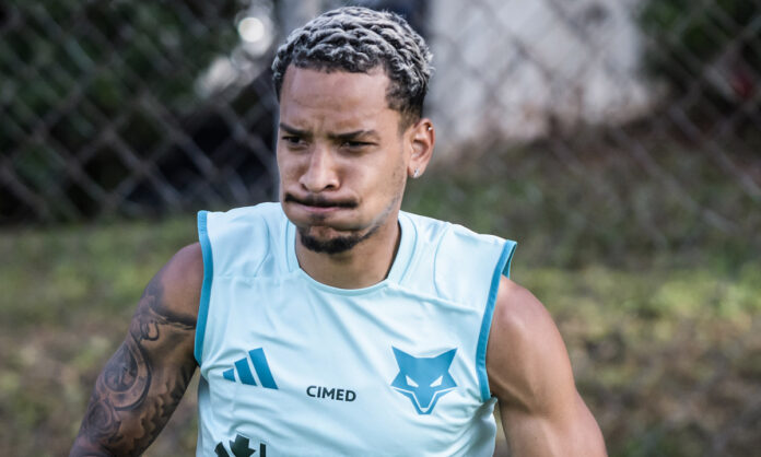 Matheus Pereira em treino do Cruzeiro
