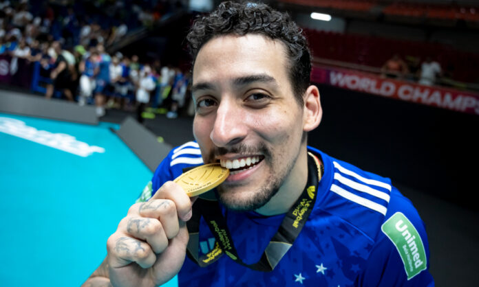 Rodriguinho fica no Sada Cruzeiro