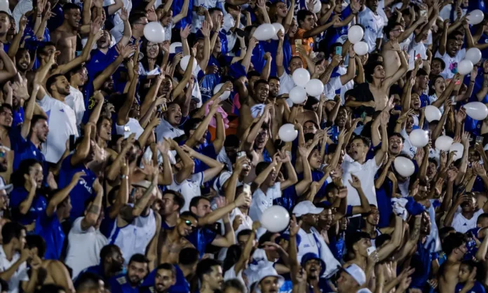 Torcida do Cruzeiro no Ipatingão, em 2024