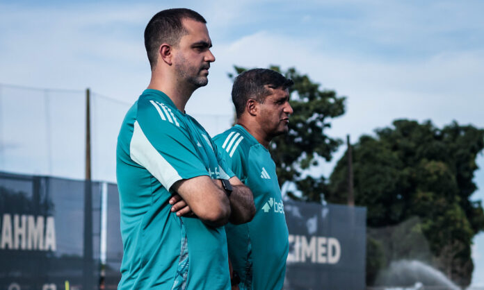 Wesley Carvalho em treino na Toca II, em BH