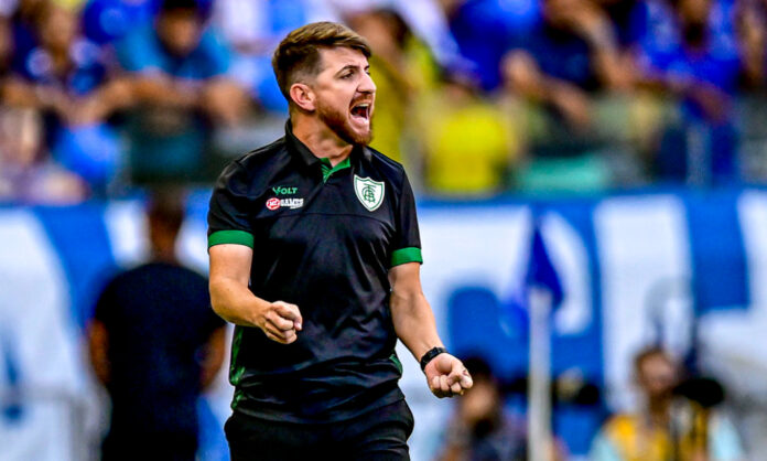 William Batista, técnico do América-MG