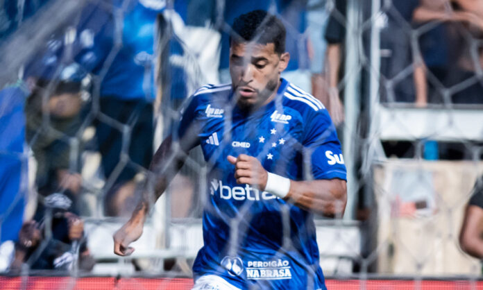 williamcruzeiro William, lateral do Cruzeiro