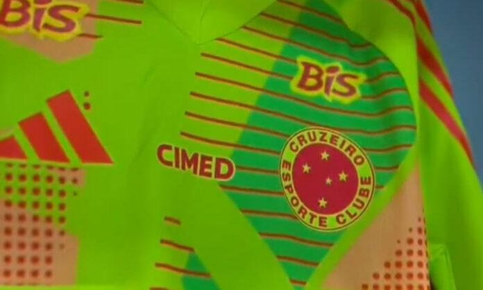 Camisa de goleiro do Cruzeiro seguirá modelo do feminino
