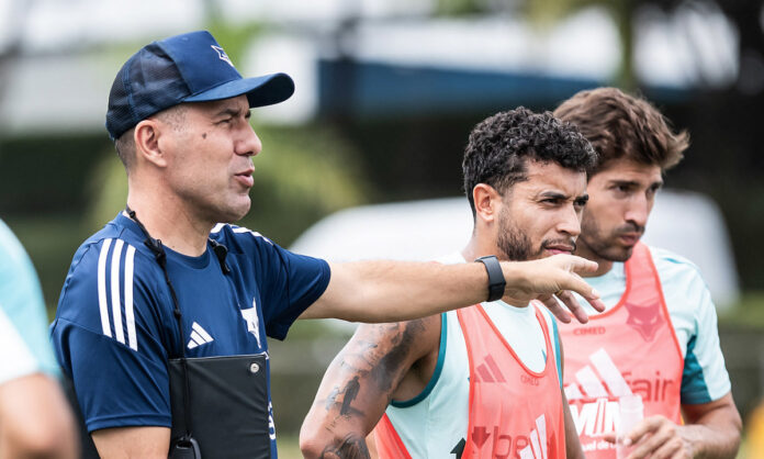 Cruzeiro Jardim em treino do Cruzeiro na Toca II