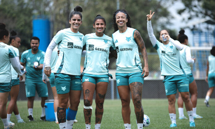 Treino do time feminino do Cruzeiro