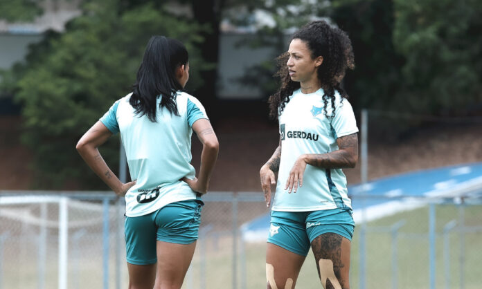 Treino do time feminino do Cruzeiro