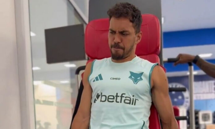 Eduardo em teste físico na Toca da Raposa II