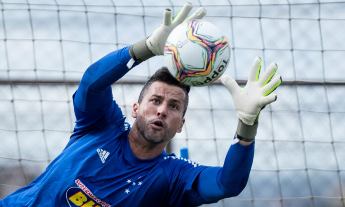 Fábio em treino do Cruzeiro na Toca II