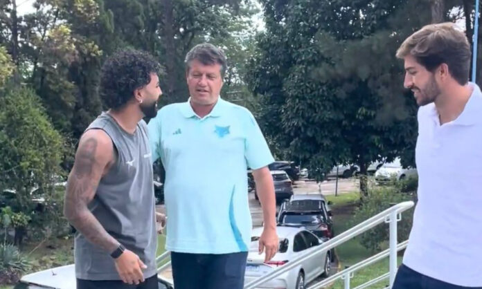 Gabigol, William e Lucas Silva em visita à Toca I