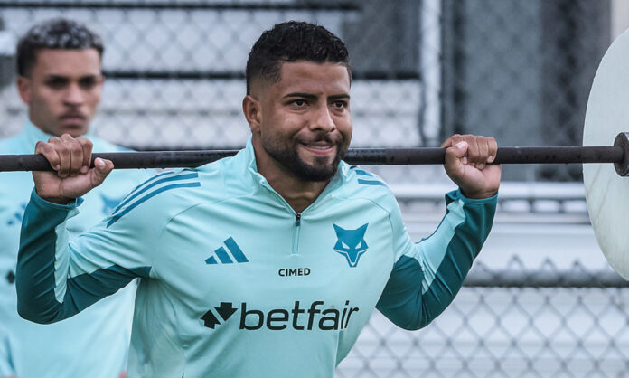 João Marcelo em treino do Cruzeiro nos EUA