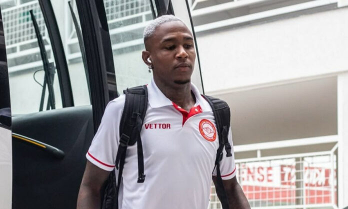 João Pedro está emprestado ao Tombense