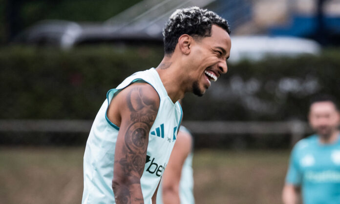 Matheus Pereira em treino do Cruzeiro