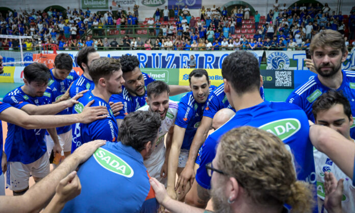 Sada Cruzeiro após vitória sobre o Blumenau