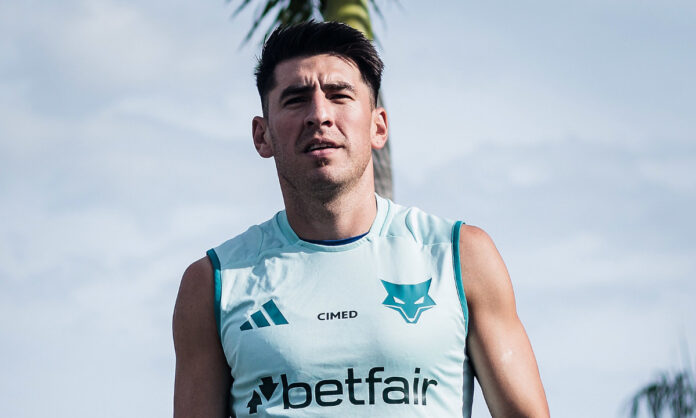 Villalba vem sendo usado por Jardim como lateral-esquerdo